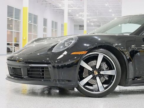 Used 2023 Porsche 911 Carrera T RWD image 2