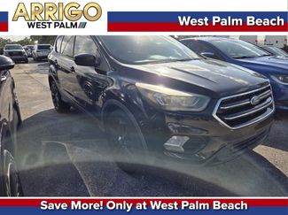 Used 2018 Ford Escape SE w/ SE Sport Appearance Package FWD video 1
