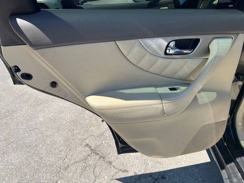 Used 2013 INFINITI FX37 AWD w/ Premium Pkg image 14