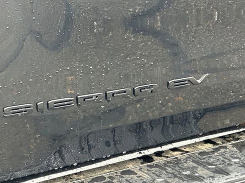 New 2026 GMC Sierra EV Elevation w/ LPO, Elevation Dark Package image 31