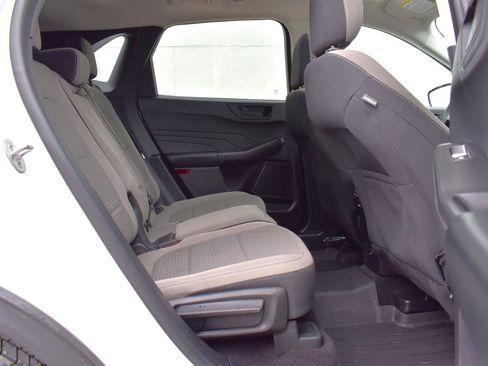 Used 2022 Ford Escape SE w/ SE Sport Appearance Package image 30