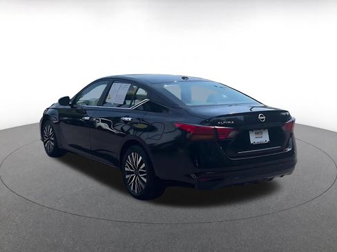 Used 2025 Nissan Altima 2.5 SV FWD image 23