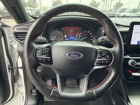 Certified 2023 Ford Explorer ST-Line w/ Class IV Trailer Tow Package image 9