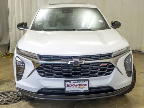New 2026 Chevrolet Trax RS w/ Sunroof Package FWD image 5