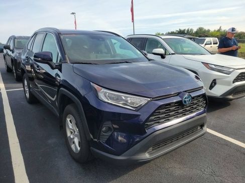 Used 2021 Toyota RAV4 XLE w/ Convenience Package AWD/4WD image 1