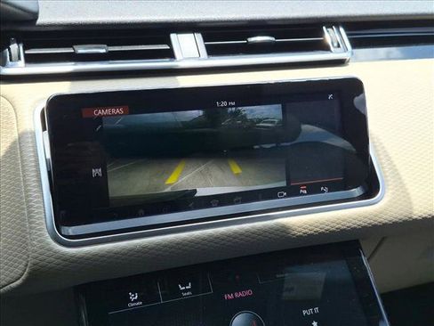 Used 2019 Land Rover Range Rover Velar R-Dynamic SE AWD/4WD image 11