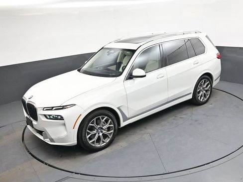 Used 2023 BMW X7 xDrive40i w/ Premium Package image 31