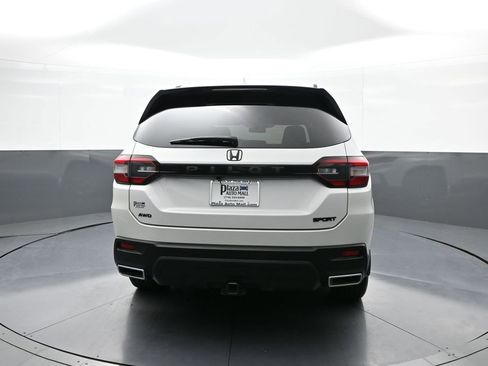 Certified 2023 Honda Pilot Sport image 7