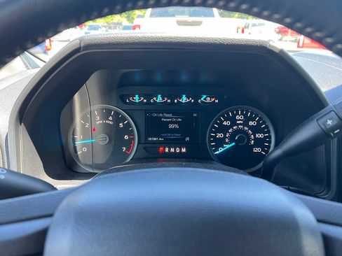 Used 2020 Ford F150 XLT w/ Equipment Group 302A Luxury AWD/4WD image 38