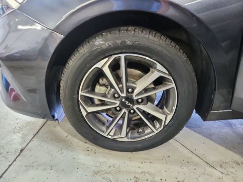 Used 2022 Kia Forte LXS FWD image 27