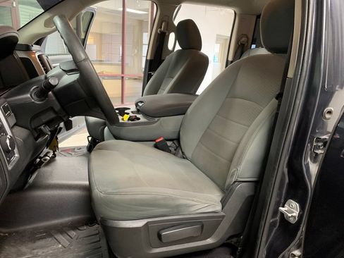 Used 2017 RAM 1500 Classic SLT RWD image 7