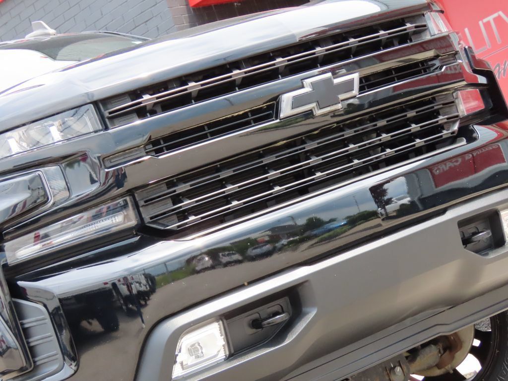 Used 2020 Chevrolet Silverado 1500 RST w/ All-Star Edition AWD/4WD image 2