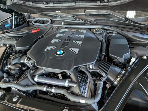 Certified 2024 BMW 760i xDrive w/ Executive Package AWD/4WD image 29