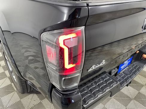 Used 2019 Toyota Tacoma Limited AWD/4WD image 18