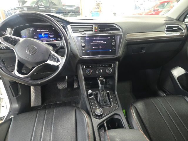 Used 2024 Volkswagen Tiguan Wolfsburg Edition AWD/4WD image 12