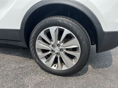 Used 2020 Buick Encore Preferred AWD/4WD image 12