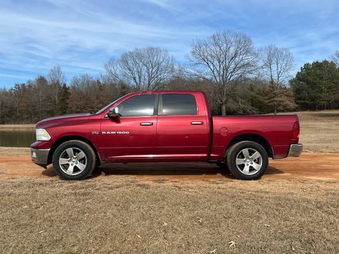 Used 2012 RAM 1500 Big Horn w/ Luxury Group image 4