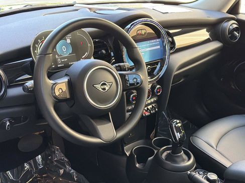 Certified 2023 MINI Cooper 2-Door Hardtop FWD image 9