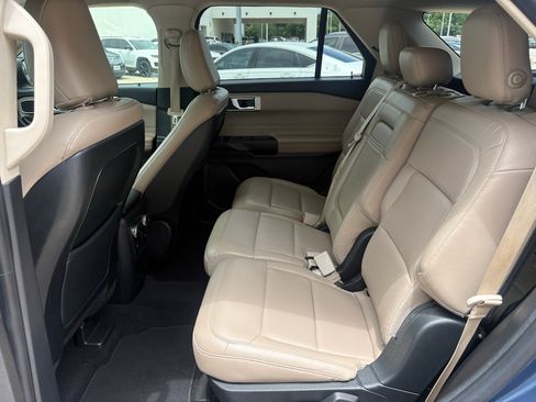 Used 2020 Ford Explorer XLT w/ Equipment Group 202A RWD image 24