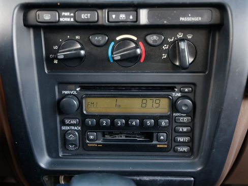 Used 2002 Toyota 4Runner SR5 RWD image 28