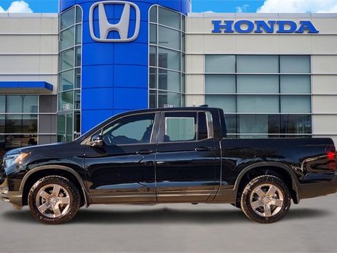 Certified 2025 Honda Ridgeline TrailSport image 3
