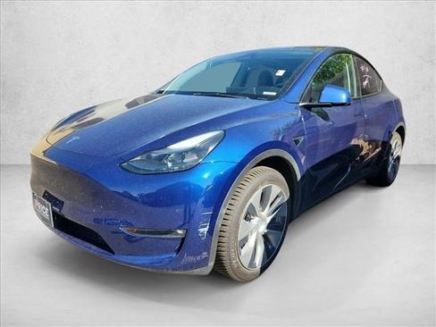 Used 2023 Tesla Model Y Long Range AWD/4WD image 1