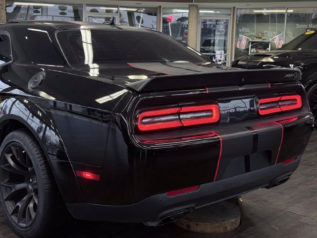 Used 2023 Dodge Challenger SRT Hellcat RWD image 17