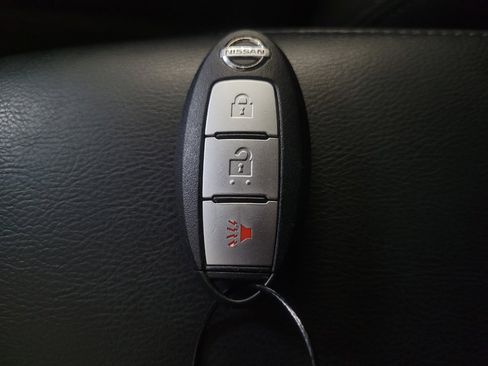 Used 2015 Nissan Rogue SV AWD/4WD image 32