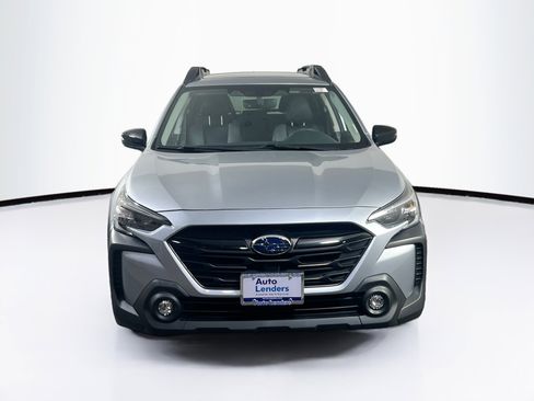 Used 2023 Subaru Outback Onyx Edition image 2