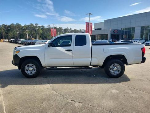 Certified 2018 Toyota Tacoma SR RWD image 2