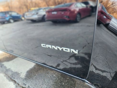 Used 2017 GMC Canyon SLT w/ Driver Alert Package image 7