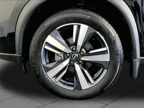 Used 2024 Nissan Rogue SL AWD/4WD image 11