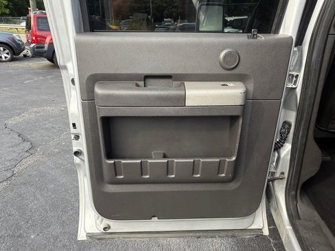 Used 2014 Ford F250 Lariat w/ Lariat Interior Package image 76