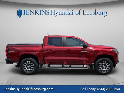 Used 2023 Chevrolet Colorado Z71 w/ Z71 Convenience Package 2 AWD/4WD image 3