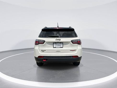 Used 2019 Jeep Compass Trailhawk w/ Cold Weather Group AWD/4WD image 7