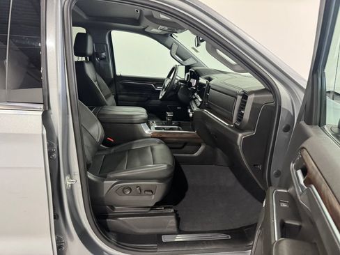 Used 2023 GMC Sierra 1500 SLT w/ SLT Convenience Package AWD/4WD image 21