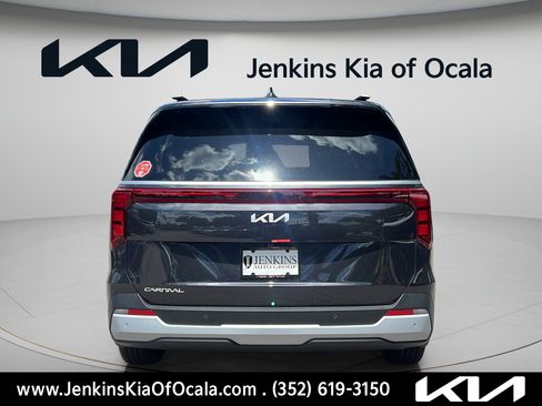 New 2026 Kia Carnival EX FWD image 4