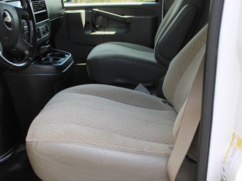 Used 2021 Chevrolet Express 3500 w/ Power Convenience Package image 7