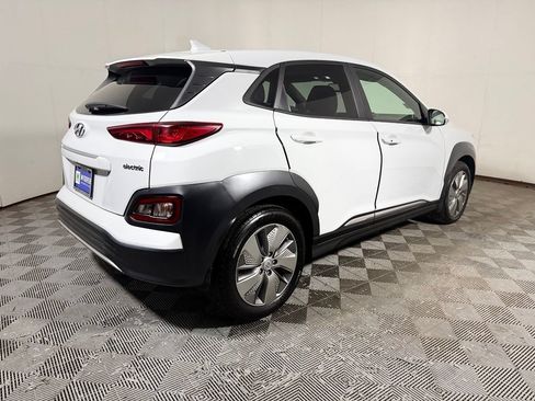 Used 2021 Hyundai Kona Limited w/ Cargo Package FWD image 7