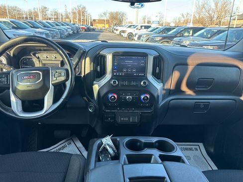 Used 2022 GMC Sierra 2500 SLE w/ SLE Convenience Package image 21