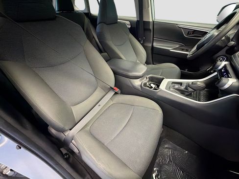 Used 2022 Toyota RAV4 LE w/ Carpet Mat Package (TMS) FWD image 15