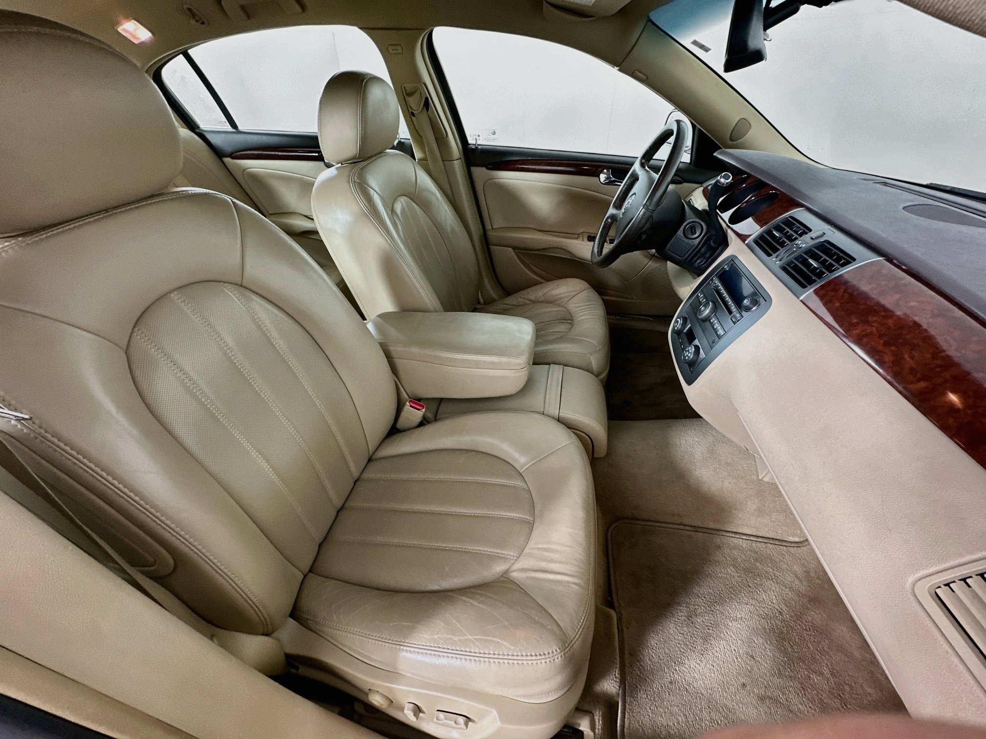 Used 2008 Buick Lucerne CXL w/ Luxury Package FWD image 28