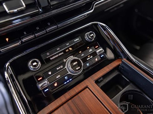 Used 2021 Lincoln Navigator L Reserve AWD/4WD image 29