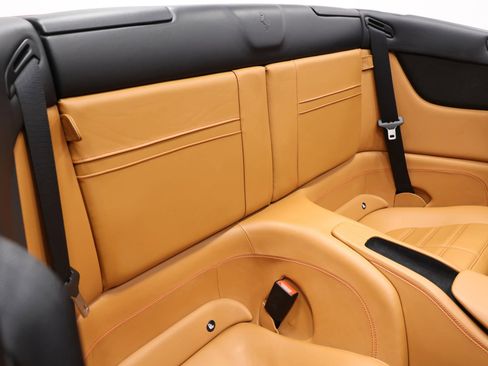Used 2015 Ferrari California T image 72