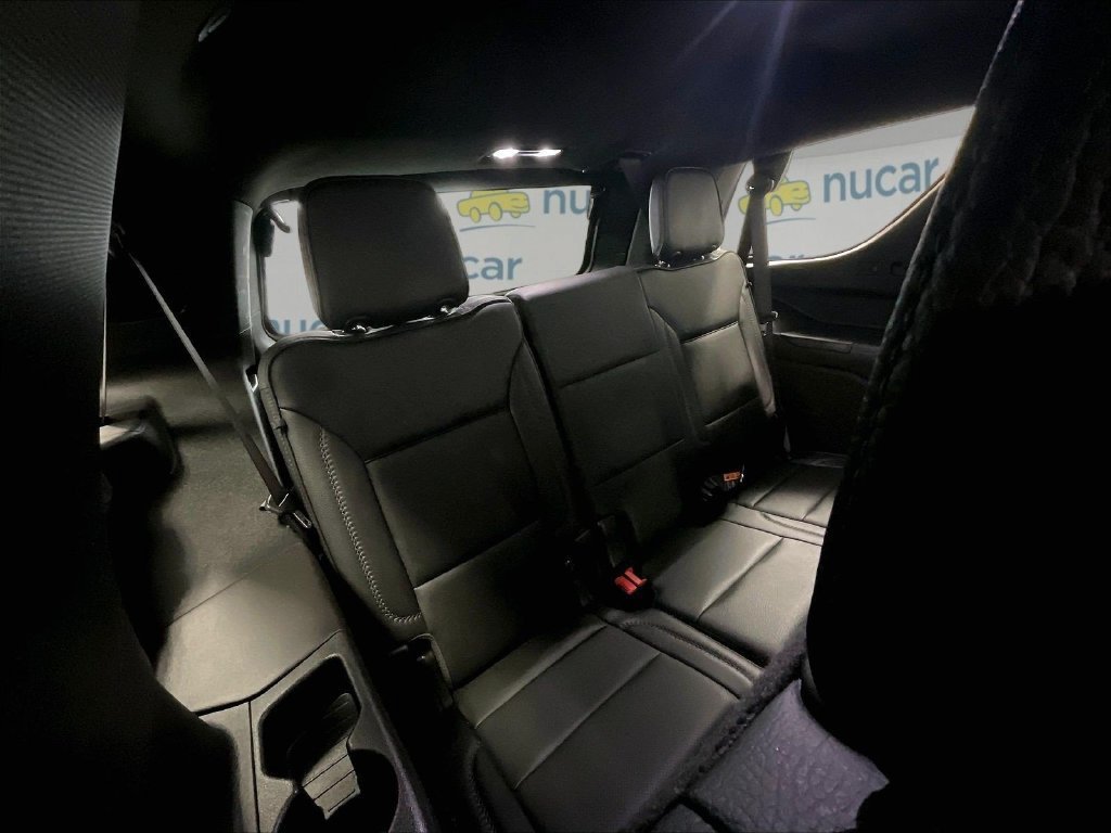 Used 2025 GMC Yukon Denali AWD/4WD image 17