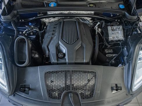 Used 2022 Porsche Macan AWD/4WD image 17