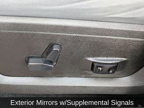 Used 2019 RAM 1500 Big Horn image 22