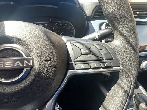 Used 2023 Nissan Versa SV image 15