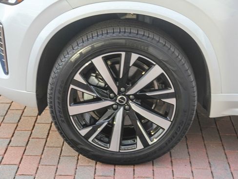 Certified 2025 Volvo XC90 B6 Core w/ Climate Package image 5