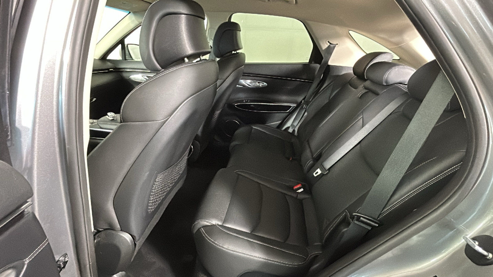 Used 2025 Genesis GV70 2.5T AWD/4WD image 31
